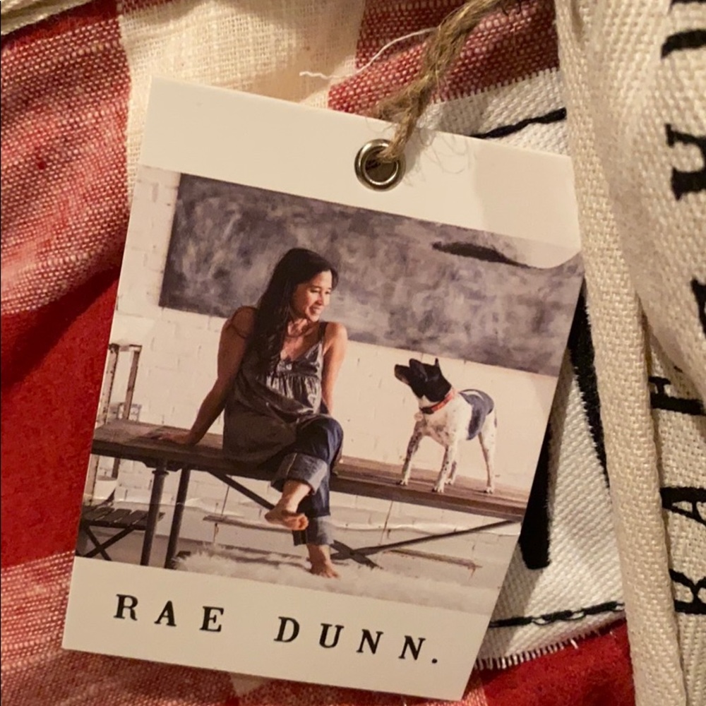 Rae Dunn “Merry” Sherpa Queen Blanket With Patch - Picture 2 of 14